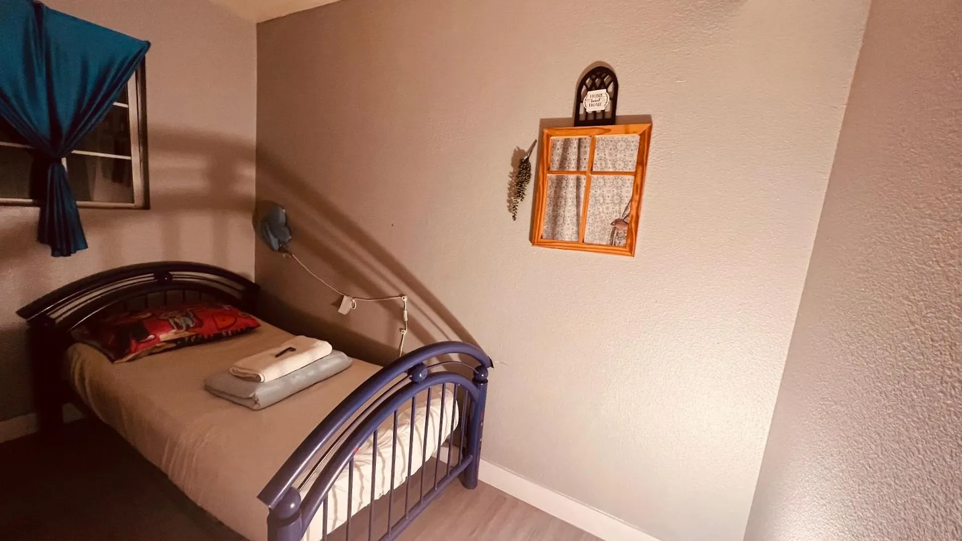 Pansiyon Las Vegas Simple Bed Share Room