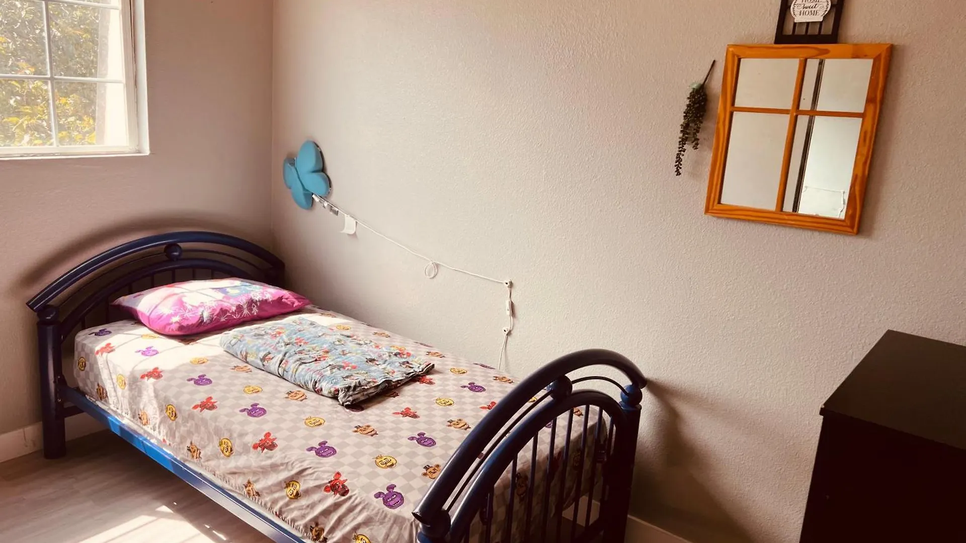 Las Vegas Simple Bed Share Room ABD