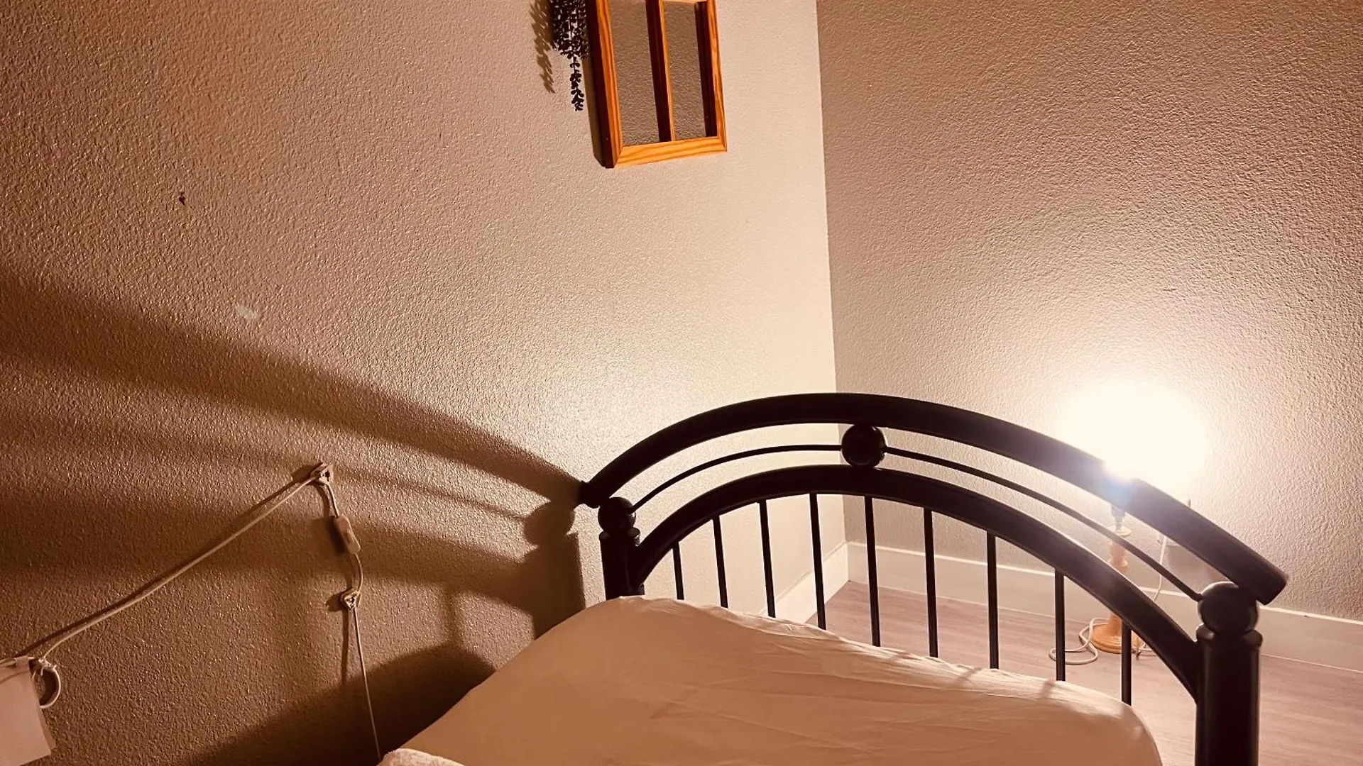 Las Vegas Simple Bed Share Room Las Vegas