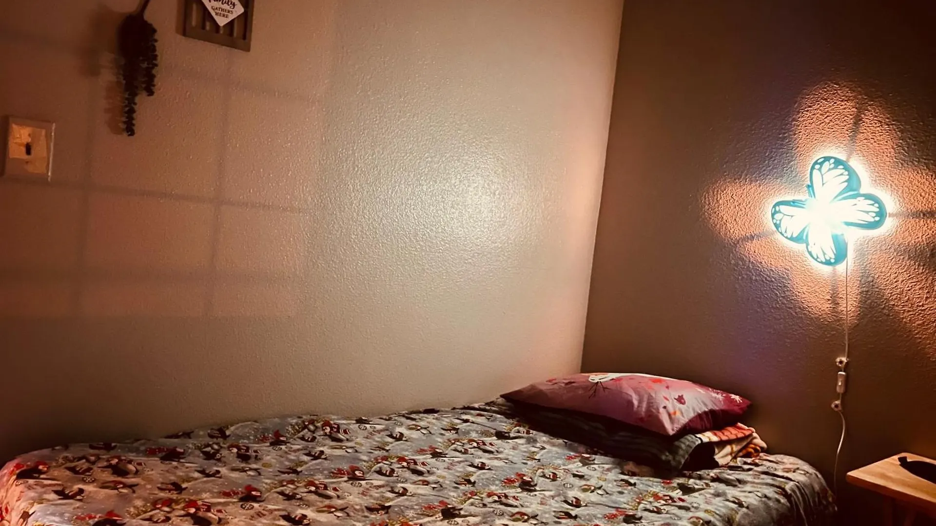 Las Vegas Simple Bed Share Room Pansiyon Las Vegas