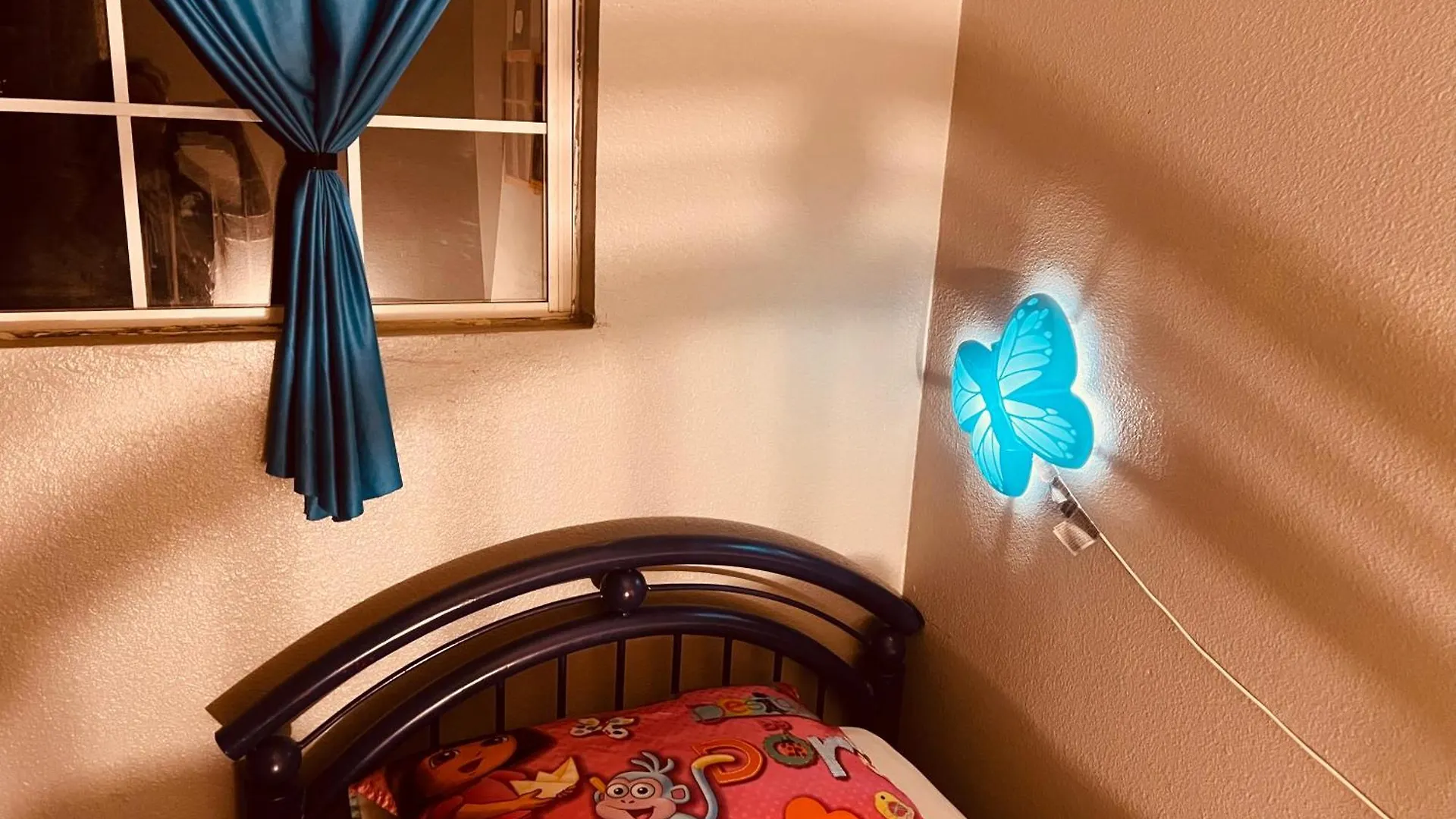 Las Vegas Simple Bed Share Room Pansiyon
